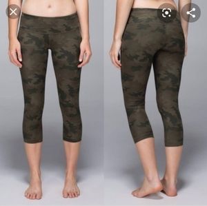 Lululemon camo capris